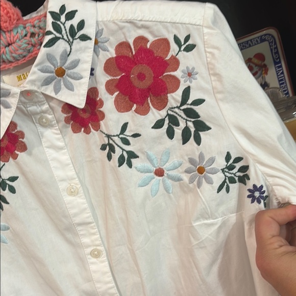 Anthropologie White and Pink Embroidered Button Down Shirt - Picture 3 of 8